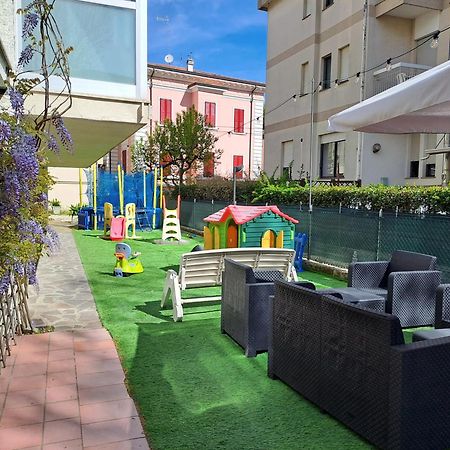 Hotel Sogno Cesenatico Exterior photo